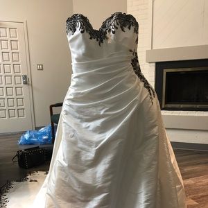 Maggie Sottero Couture wedding dress.